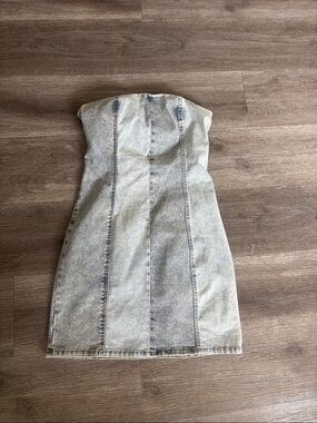Forever 21 Strapless Acid-Wash Denim Mini Dress - Light Blue Gray